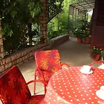 Mala Kuca Kraj Mora * Grebaštica