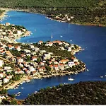 Mala Kuca Kraj Mora