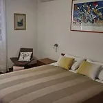 شقة Mala Kuca Kraj Mora *