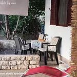 Mala Kuca Kraj Mora Grebaštica