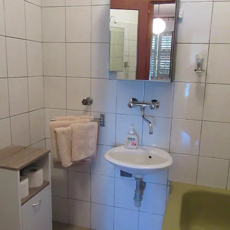 Appartement Mala Kuca Kraj Mora Grebaštica