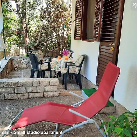 Mala Kuca Kraj Mora * Grebaštica