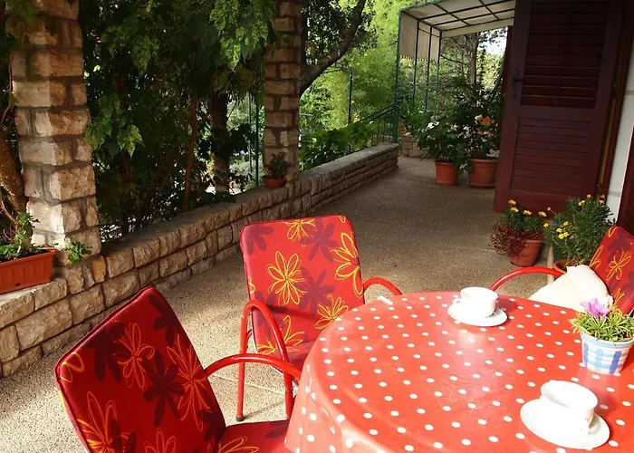 Mala Kuca Kraj Mora * Grebaštica