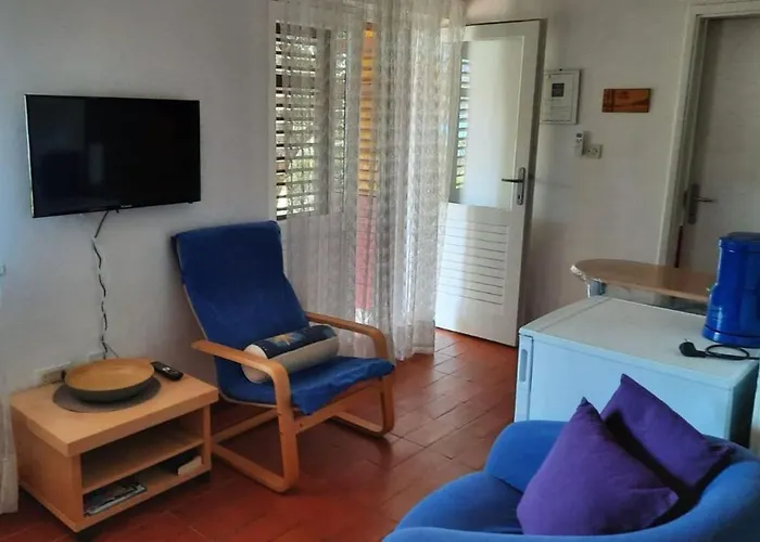 Mala Kuca Kraj Mora Apartment *