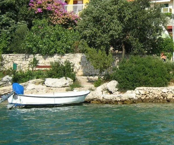 Mala Kuca Kraj Mora * Grebaštica