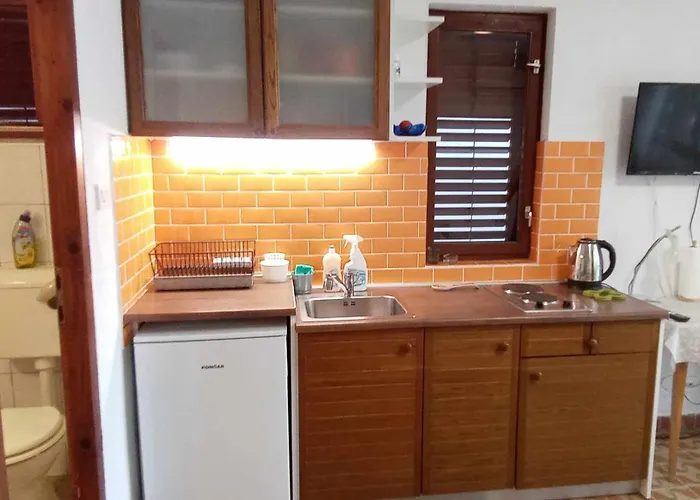 Mala Kuca Kraj Mora *