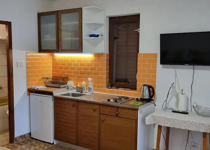 Mala Kuca Kraj Mora Apartmán