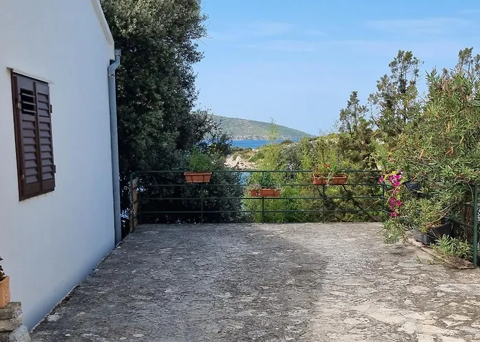 Mala Kuca Kraj Mora Apartmán *