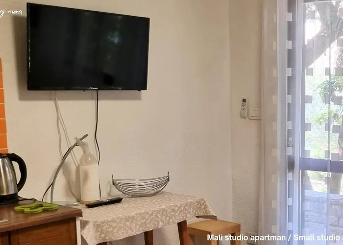 Mala Kuca Kraj Mora *