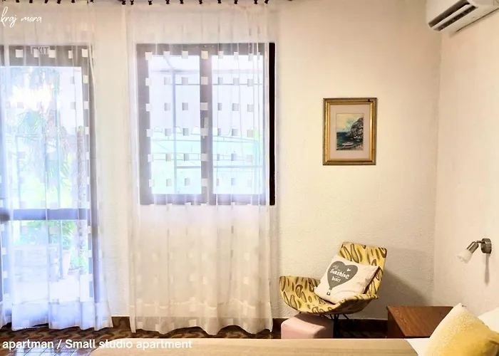 Mala Kuca Kraj Mora *