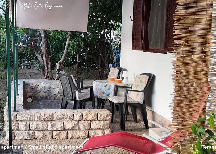 Mala Kuca Kraj Mora Grebaštica