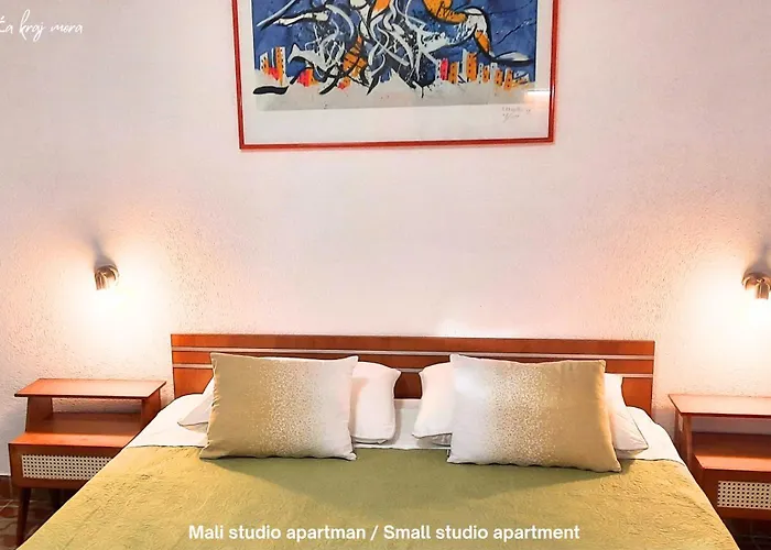 Apartment Mala Kuca Kraj Mora Grebaštica